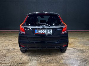 Honda Fit HYBRID 1.5 AUTOMATIC - Image 4