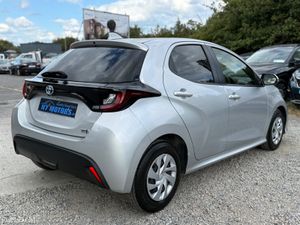 2021 Toyota Yaris 1.5 HYBRID AUTO - Image 3