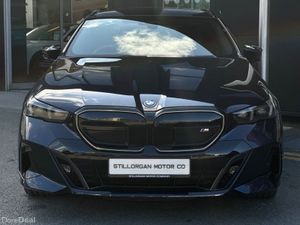 BMW i5 M60 Touring xDrive M-Sport Pro Auto EV - Image 2