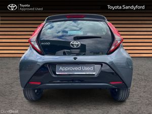 Toyota Aygo 1.0 X-PLAY S-PHONE // REAR CAMERA // B - Image 4
