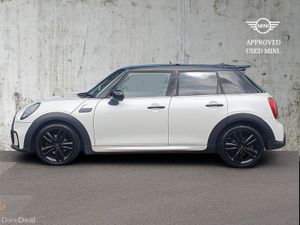 Mini Cooper 5-Door Cooper Sport - Image 4