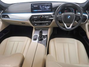 BMW 5-Series 530e SE Saloon - Image 4