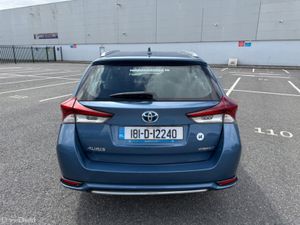 Toyota Auris HYBRID / PETROL, LUNA SPORT TOURING, - Image 4