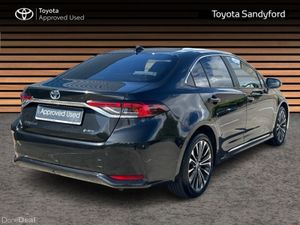 Toyota Corolla LUNA SPORT SALOON // HEATED SEATS / - Image 2