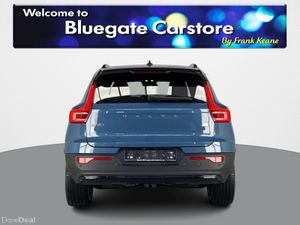 Volvo XC40 PLUS RECHARGE EV **FULL BLACK CLOTH INT - Image 4