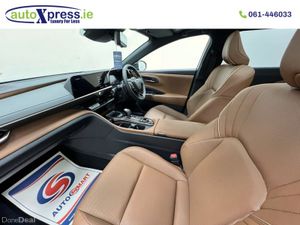 Toyota Crown NEW 4WD ESTATE, Hybrid, - Image 4