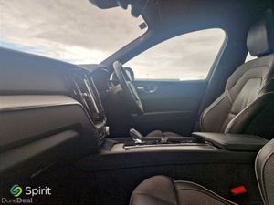 Volvo XC60 T6 Plus Plug In Hybrid - Image 4