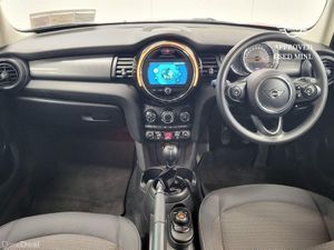 Mini Cooper 5-Door Cooper Classic - Image 4