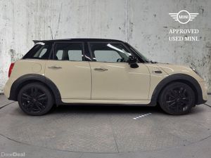 Mini Cooper 5-Door Cooper - Image 4