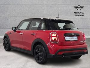 Mini Cooper 5-Door Cooper Classic - Image 2