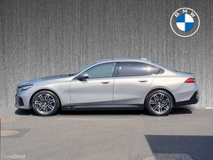 BMW 5-Series 530e M Sport Saloon - Image 4