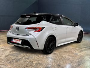 Toyota Corolla 1.8 HYBRID G STYLE PACKAGE - WHITE/ - Image 3
