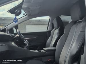 Peugeot 5008 ALLURE 1.2 130 6.2 4DR - Image 4