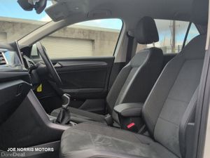 Volkswagen T-Roc STYLE 1.0 TSI MANUAL 6SPEED FWD 1 - Image 3