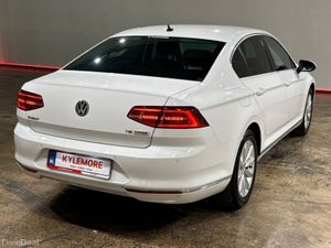 Volkswagen Passat SALOON 1.4 TSI ELEGENCE LINE AUT - Image 4