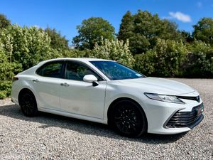 2021 Toyota Camry 2.5 Hybrid Automatic - Image 3