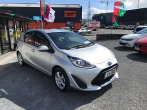 2021 Toyota Aqua Hybrid - Image 3
