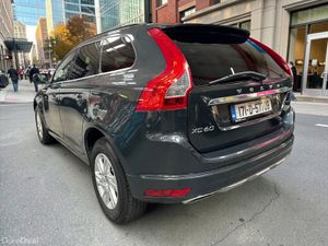 2015 Volvo XC60 D4 (181hp) FWD R-Design - Image 2