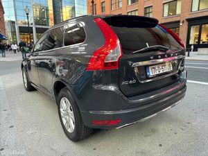 2017 Volvo XC60 D4 (190hp) FWD SE - Image 4