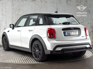 Mini Cooper 5-Door Cooper Exclusive - Image 2
