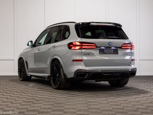 2025 BMW X5 X-Drive 50e M-Sport - Image 4