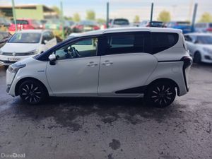 2017 Toyota Sienta Hybrid 7 Seater Automatic - Image 4