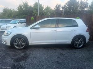 Volkswagen Golf HIGHLINE W/ LEATHER - 75KMS - Image 4