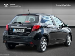 Toyota Yaris YARIS HYBRID LUXURY - Image 2