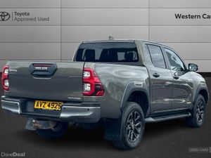 Toyota Hilux 2.8 D-4D Invincible X Auto 4WD Euro 6 - Image 2