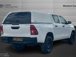 Toyota Hilux 2.4 D-4D Active 4WD Euro 6 4dr (3.5t) - Image 2