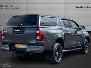 Toyota Hilux 2.8 D-4D Invincible X Auto 4WD Euro 6 - Image 2