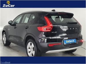 Volvo XC40 Momentum T3 - Image 3