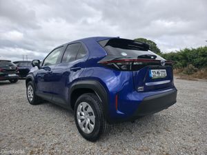 2022 Toyota Yaris Cross 1.5 Hybrid - Image 3