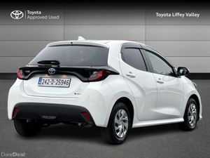 Toyota Yaris YARIS 1.5 HYBRID - Image 2