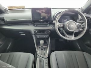 Toyota Yaris HYBRID SPORT - Image 4