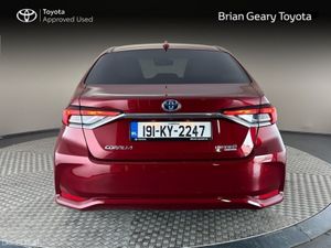 Toyota Corolla HYBRID LUNA SPORT SALOON - Image 4