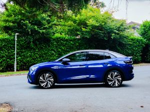 VOLKSWAGEN ID.5 STYLE PRO PERFORMANCE - Image 3