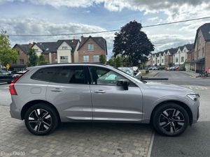 Volvo XC60 XC60 T6 Plus Dark AWD PHEV 350bhp - Image 4