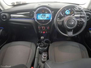 Mini Cooper 3-Door Cooper Classic - Image 4