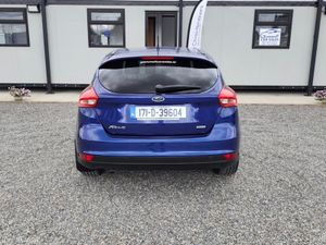 Ford Focus ZETEC 1.0 ECOBOOST 100PS 4DR - Image 3