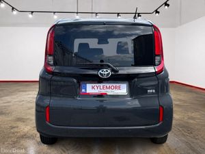 Toyota Sienta 1.5 HYBRID AUTOMATIC 7 SEATER - POWE - Image 4