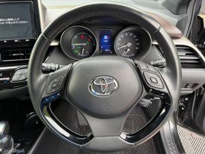 Toyota C-HR G-LED 1.8 HYBRID AUTO // NEW 2 YEAR NC - Image 4