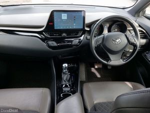 Toyota C-HR 1.8 HYBRID LUNA - Image 3