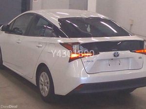 2022 Toyota Prius - Image 3