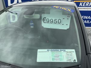 2019R RENAULT CLIO 1.0L PETROL SAT-NAV SPOTLESS - Image 4
