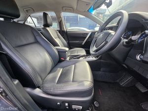 2016 Toyota Corolla Automatic 1.6 Dual VVTI Low Mi - Image 3