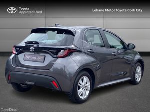 Toyota Yaris HYBRID LUNA - Image 2