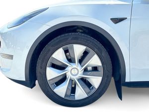 Tesla Model Y LONG RANGE AWD - Image 4