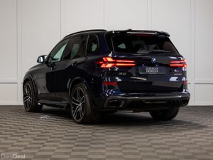 2025 BMW X5 X-Drive 50e M-Sport - Image 4