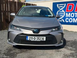 Toyota Corolla 1.8 Hybrid Luna Saloon - Image 2